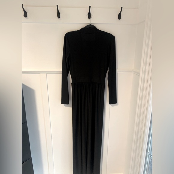 NWT the viral FashionNova Dress that looks good on everyone! - Picture 4 of 6